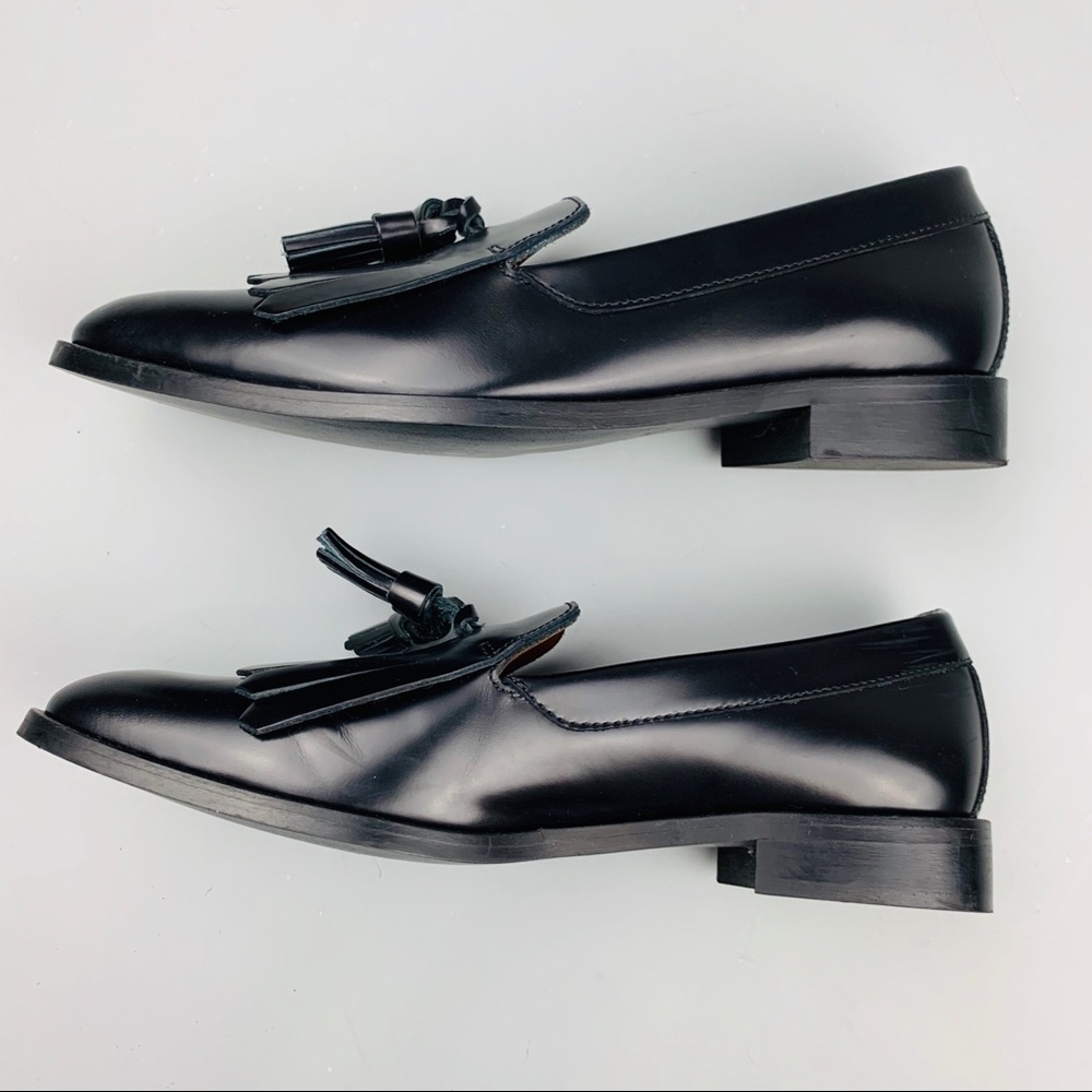 Everlane Classic Black Loafers with Tassels - Picture 5 of 7